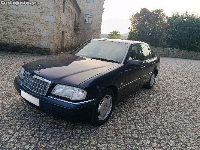 Mercedes-Benz C 200 Elegance — fotografia 9