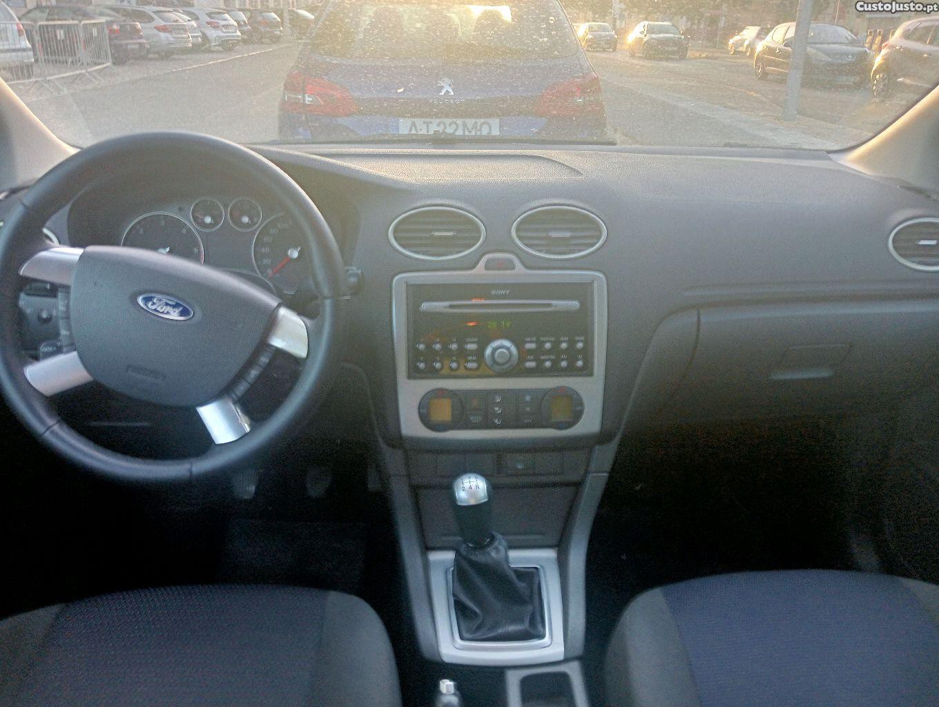 Ford Focus 1.6 Tdci 110cv — fotografia 6