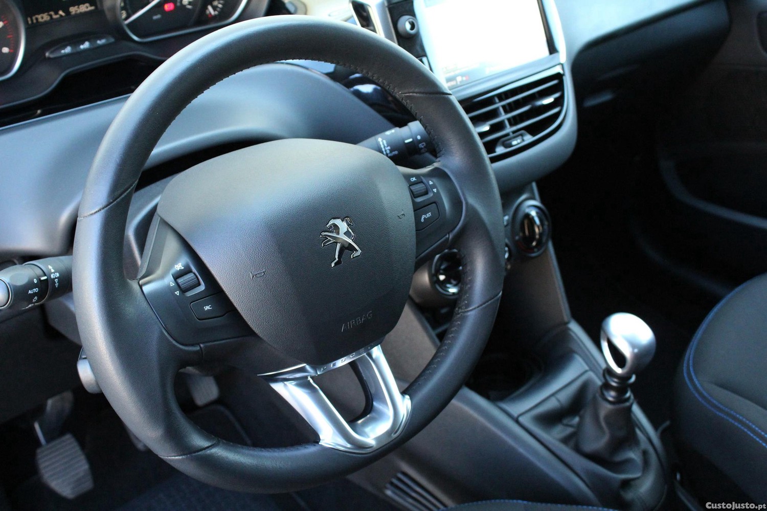 Peugeot 208 1.6 HDI Signature — fotografia 11