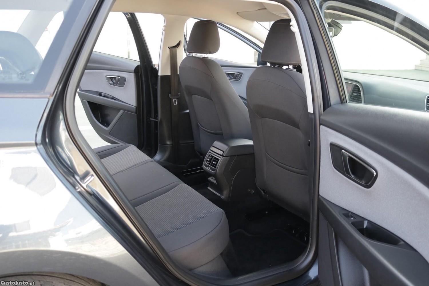 SEAT Leon ST 1.6 TDI Style 115cv — fotografia 39