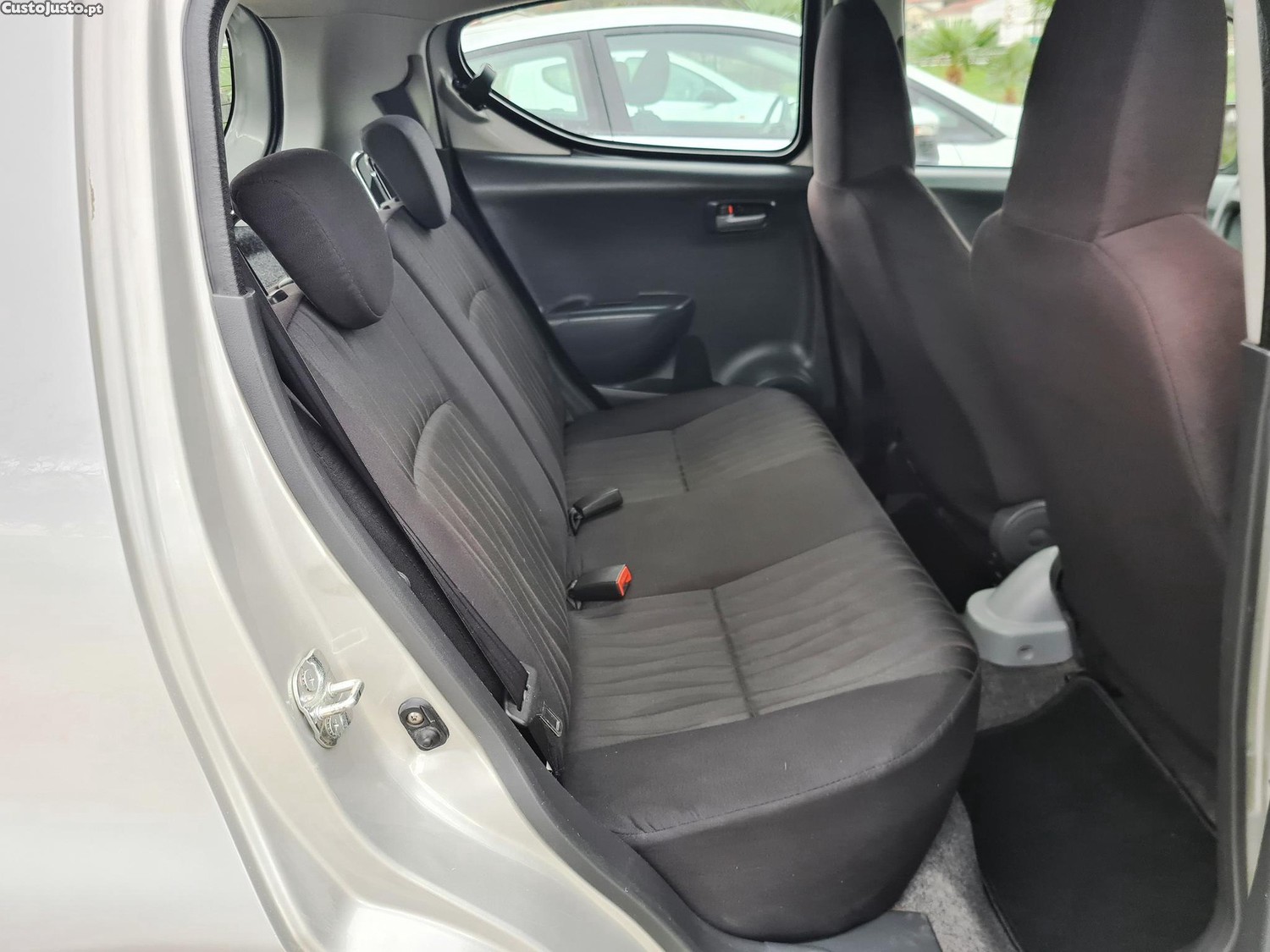Nissan Pixo 1.0 68cv — fotografia 4