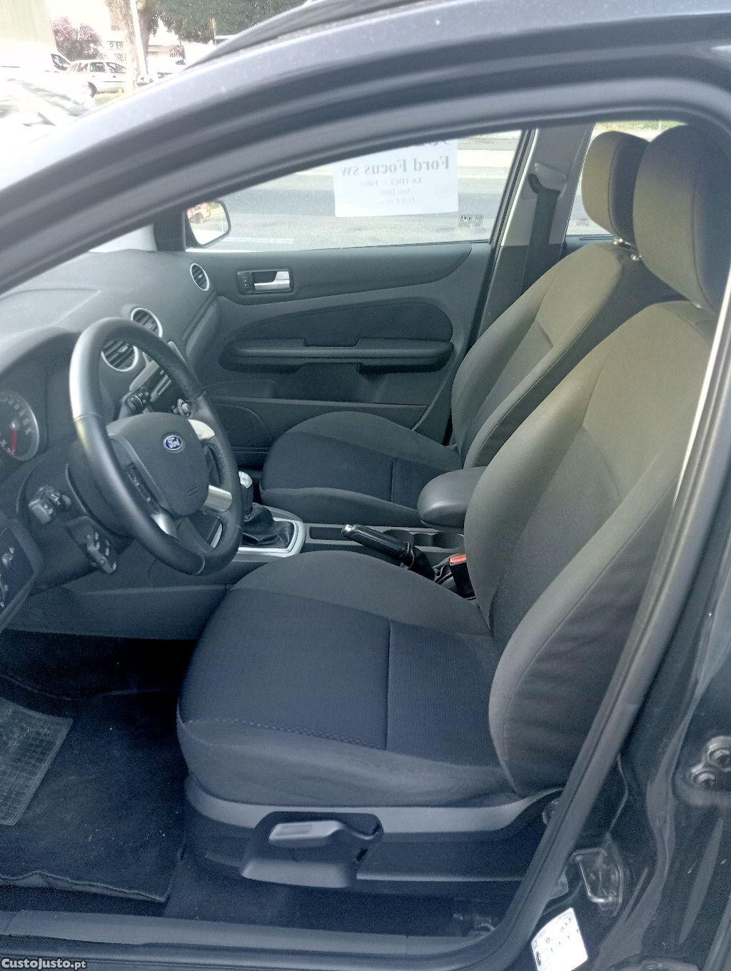 Ford Focus 1.6 Tdci 110cv — fotografia 4
