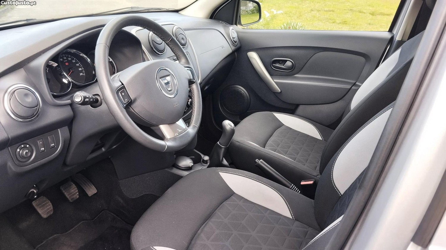 Dacia Sandero 1.0 SCe Pack - 14 — photo 3