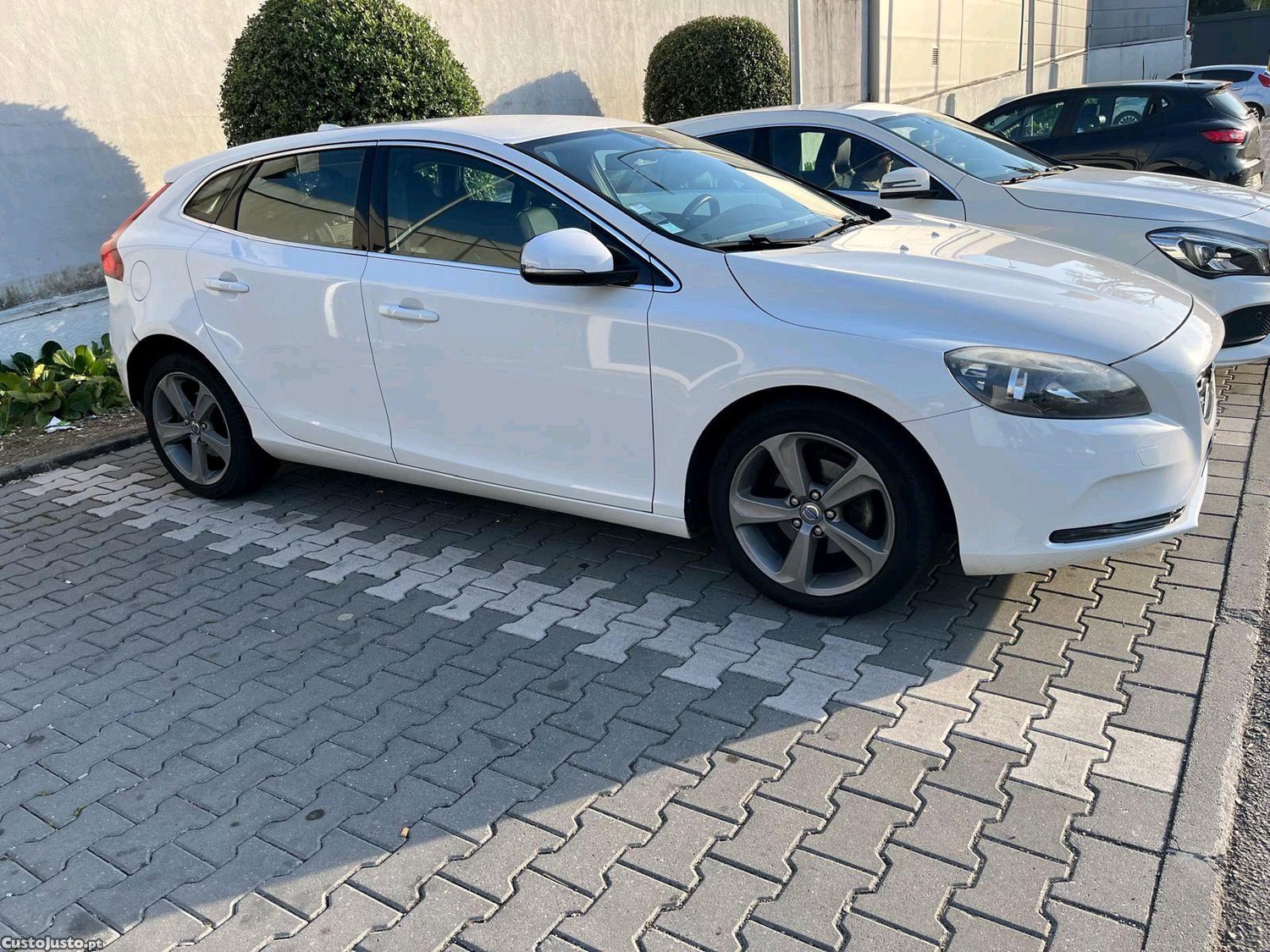 Volvo V40 1.6 — photo 2