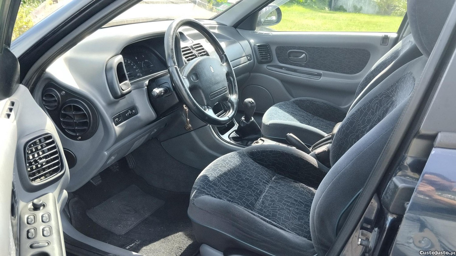 Renault Laguna 2.2 DT RT - 97 foto 4