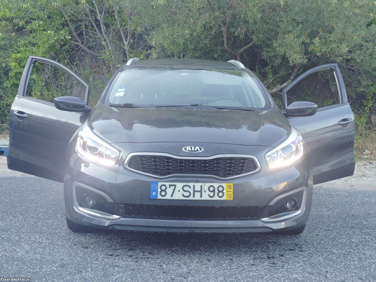 Kia Ceed Premium — fotografia 4