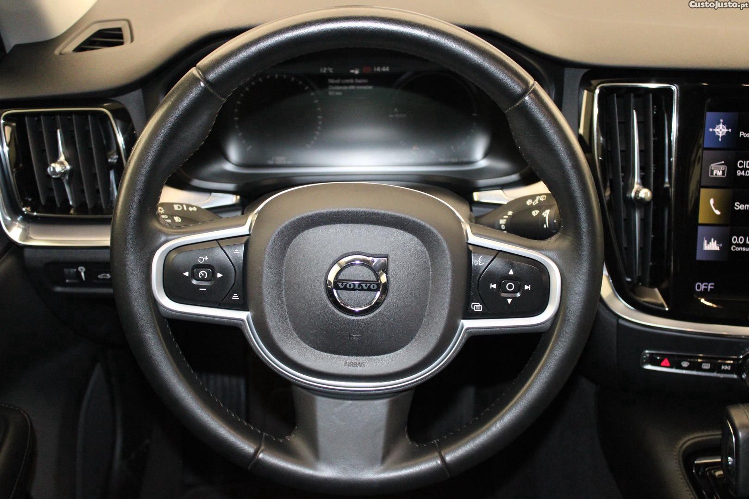 Volvo V60 2.0 T6 AWD INSCRIPTION — fotografia 30
