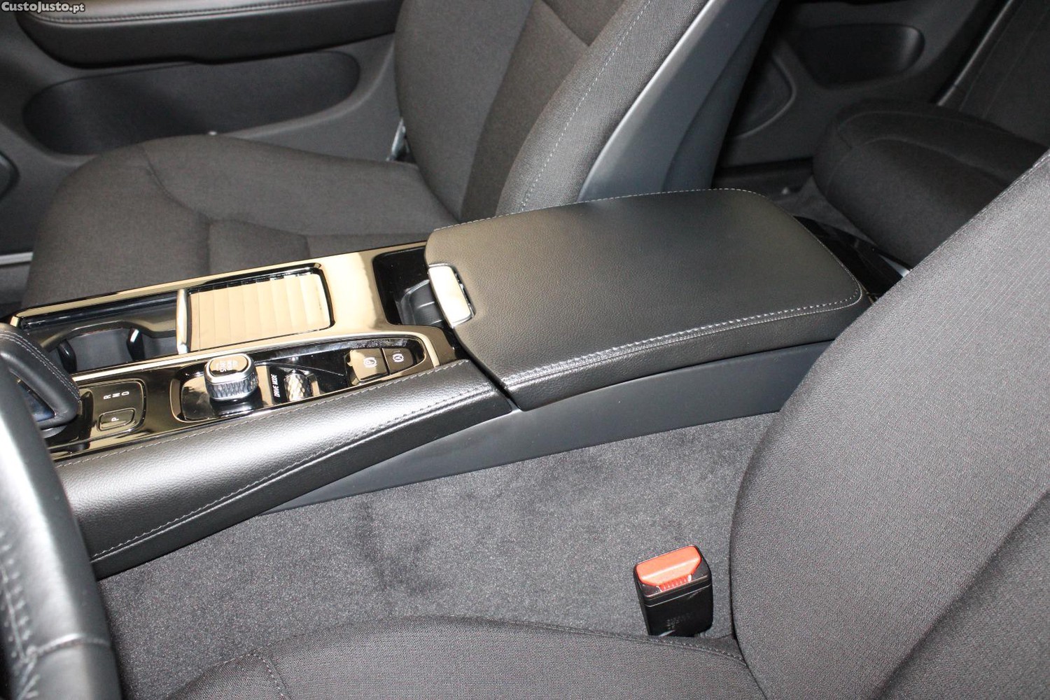 Volvo V60 2.0 T6 AWD INSCRIPTION — fotografia 13