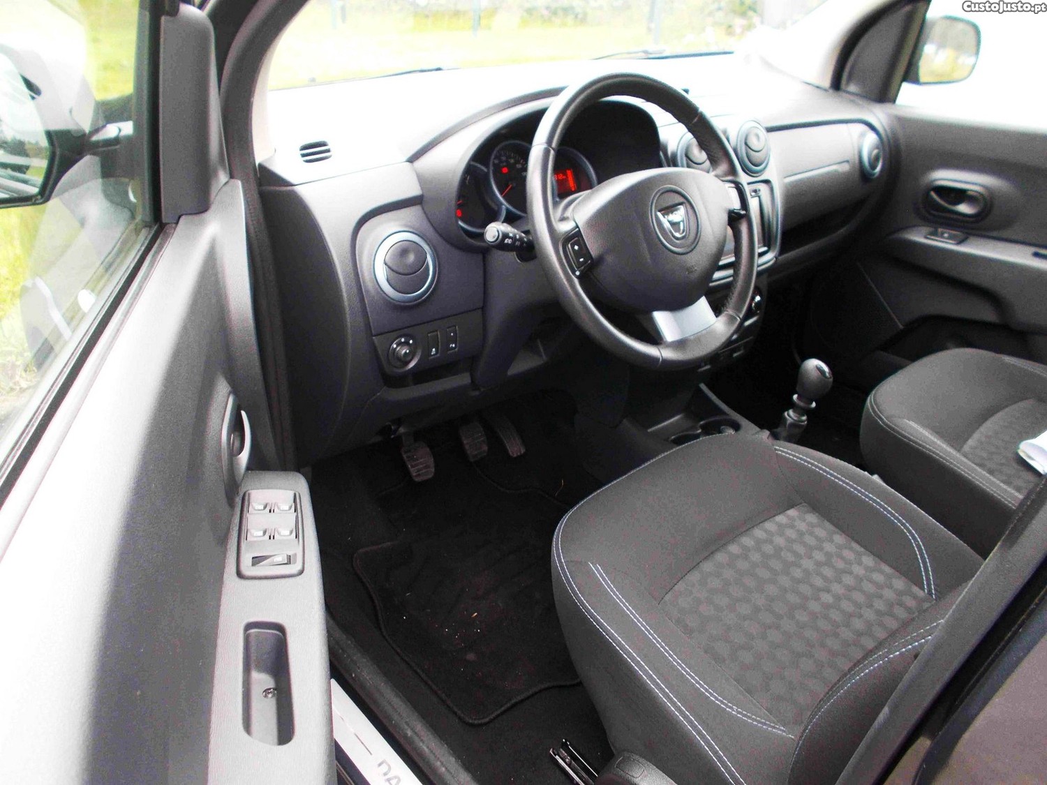 Dacia Lodgy 1.5Dci StepWay GPS 110cv - 16 — photo 2