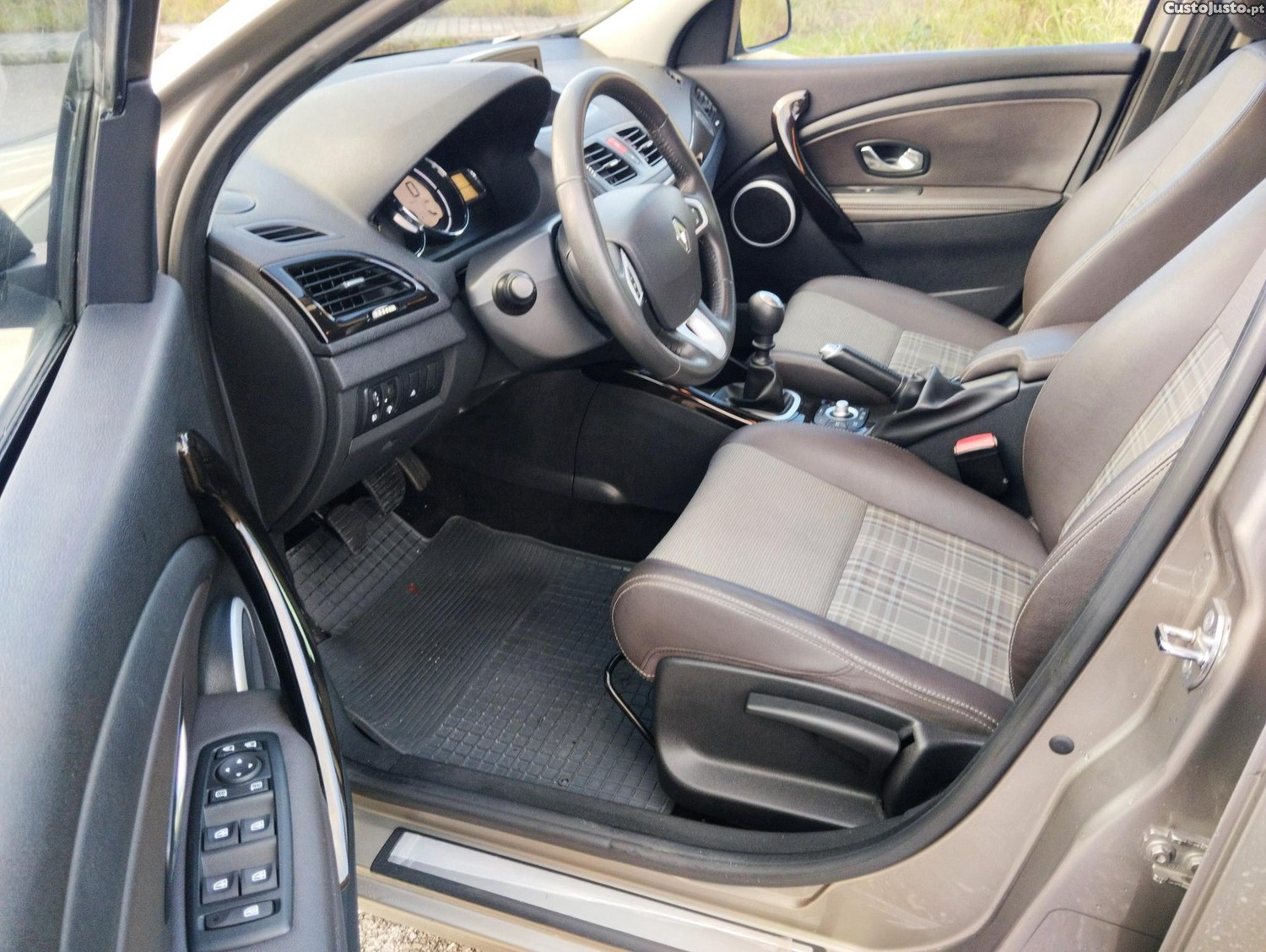 Renault Mégane 1.5 dCi Dynamique - 11 foto 3