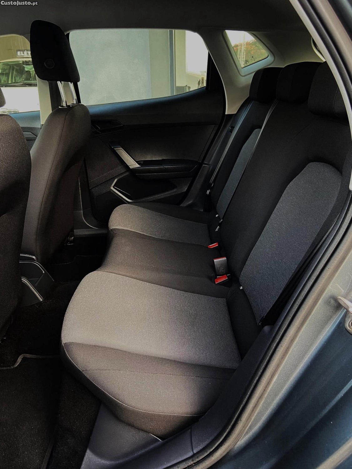 SEAT Ibiza Nacional com Histórico De Manutenção — fotografia 2