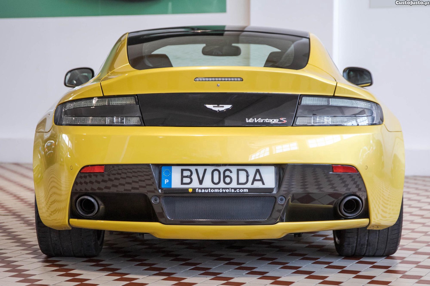 Aston Martin V12 Vantage V12 S — photo 4