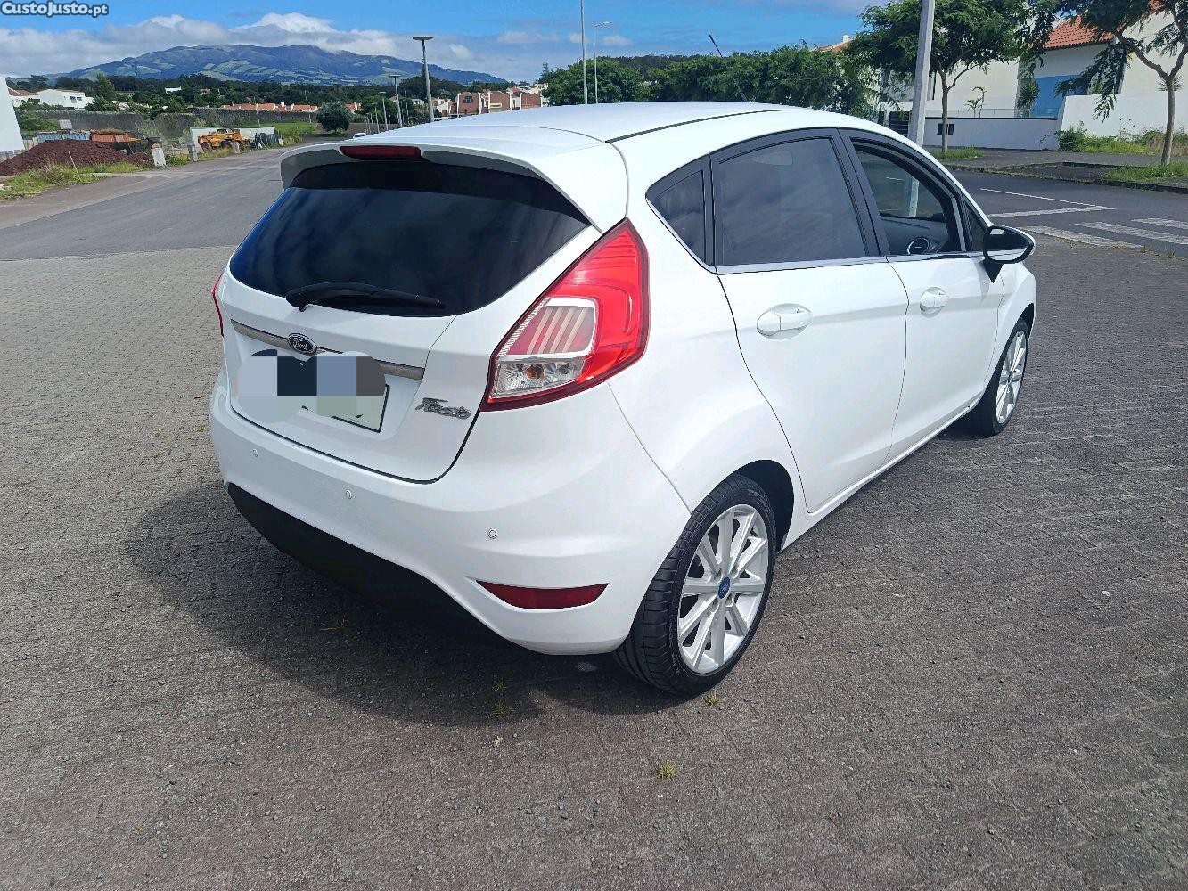 Ford Fiesta 1.5 tdci — photo 4