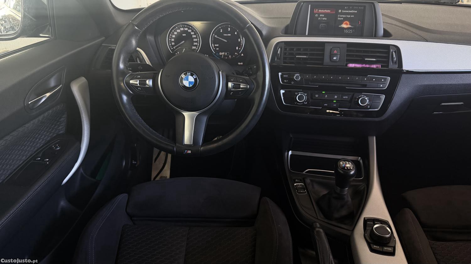 BMW 116 d Pack Desportivo M — fotografia 14