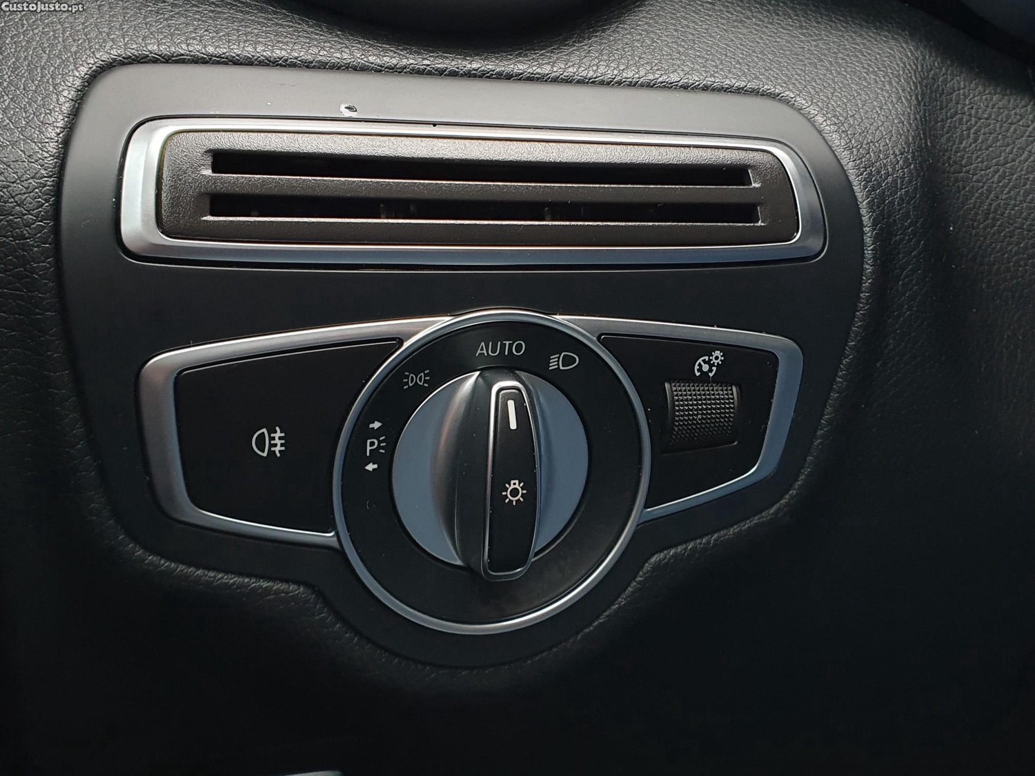 Mercedes-Benz C 300 d AMG Line — fotografia 7
