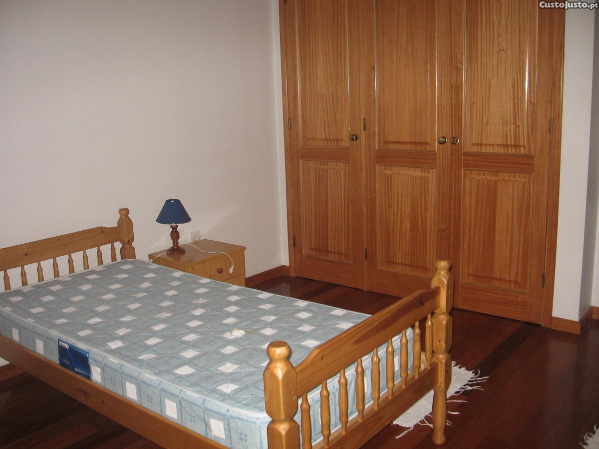 Quarto a estudantes/meninas
