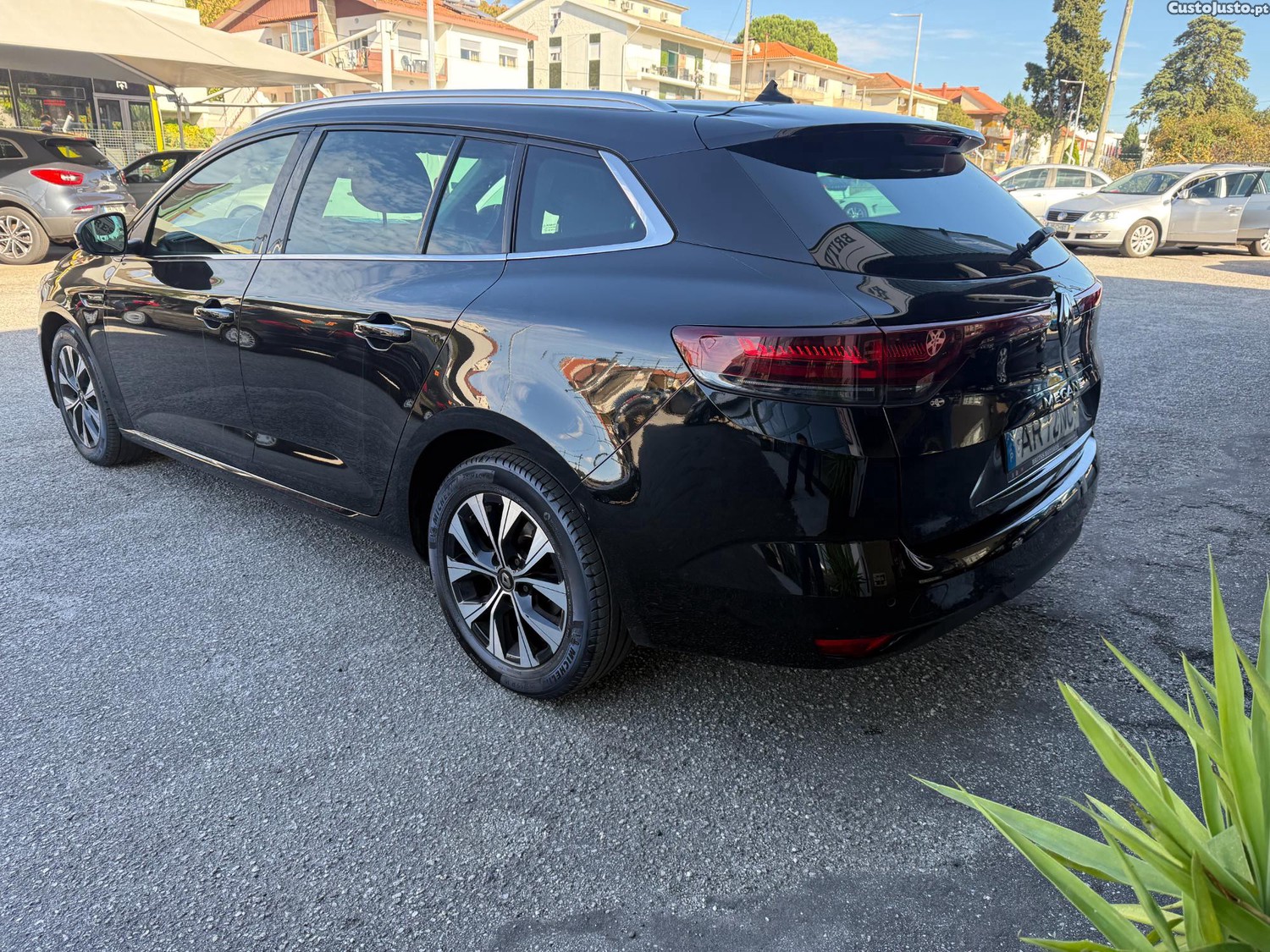 Renault Mégane Sport Tourer 1.3 TCe Limited - 22 — photo 3