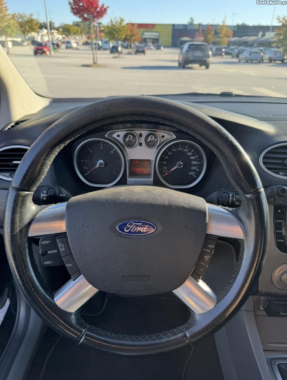 Ford Focus 1.6 TDCi Titanium - 10 — photo 4