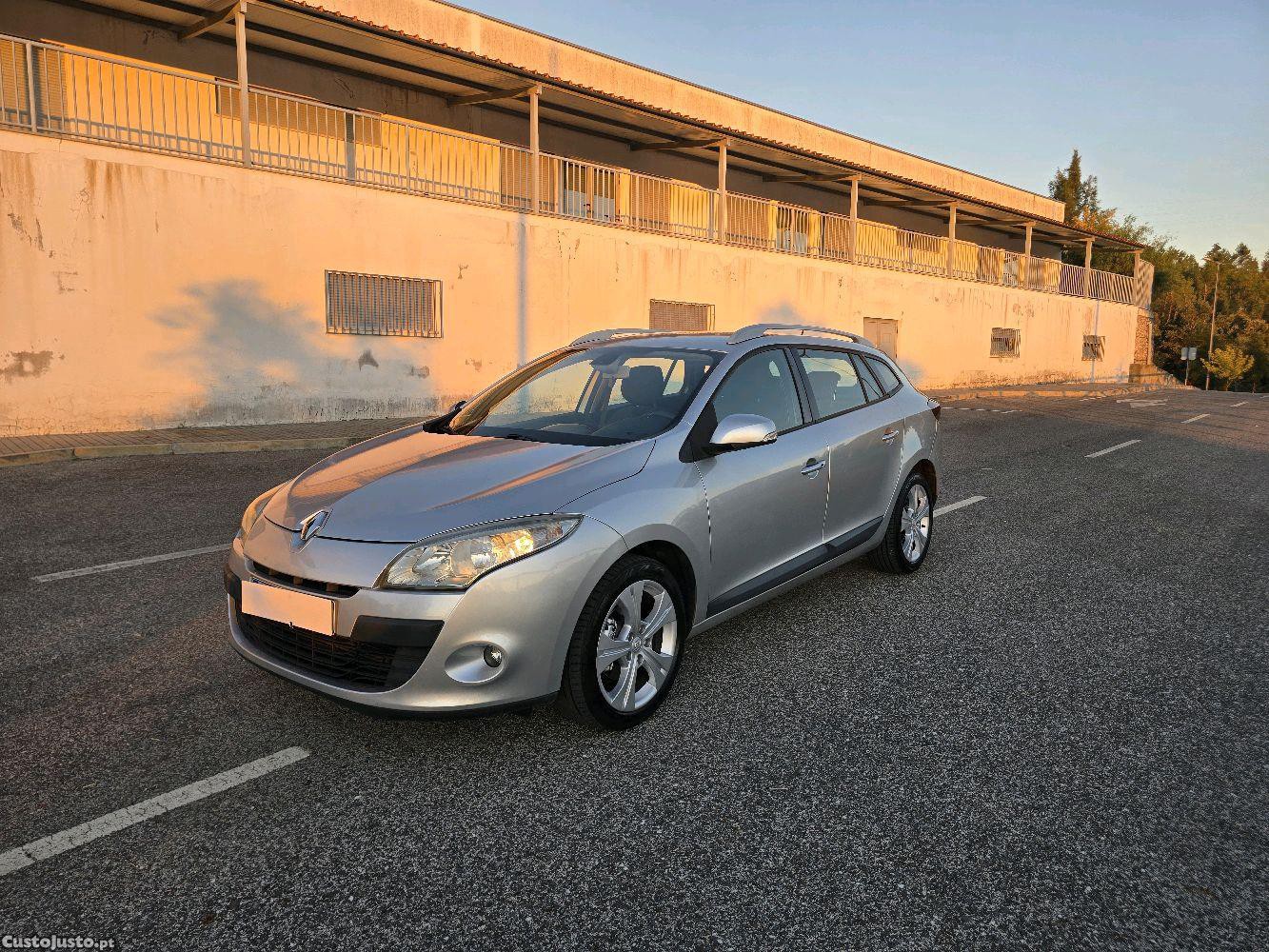 Renault Mégane Sport Tourer 1.5 DCI 110CV — photo 2