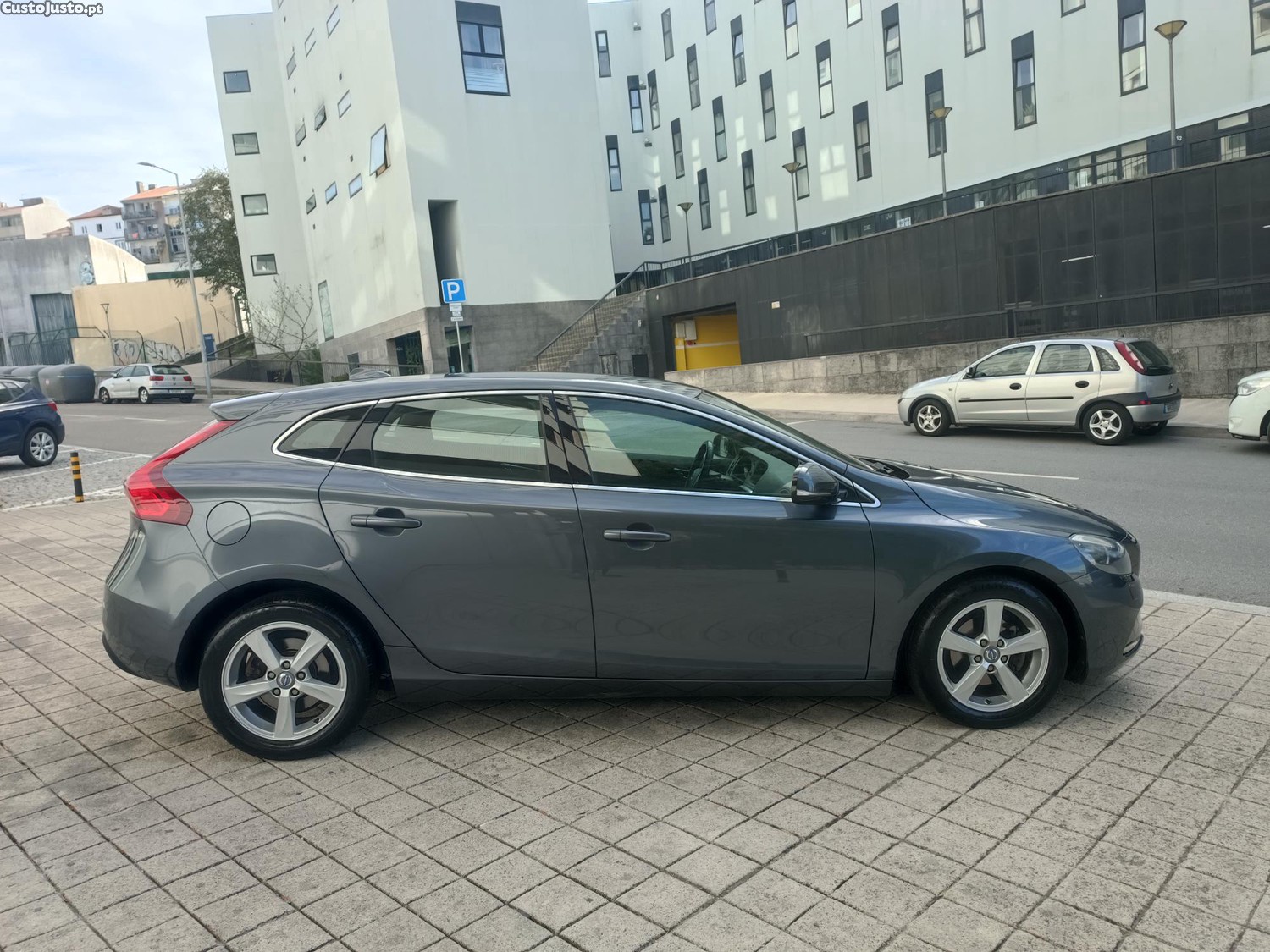 Volvo V40 1.6D 115CV NACIONAL 1 DONO - 13 — photo 5