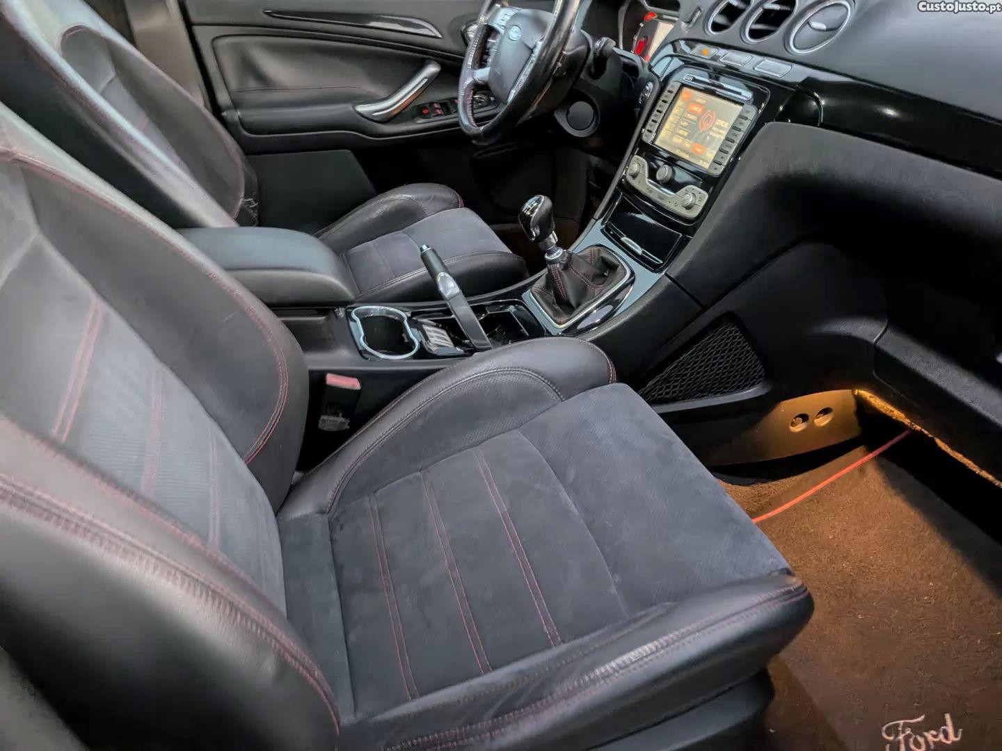 Ford S-Max 2.0 tdci titanium 7l — fotografia 3