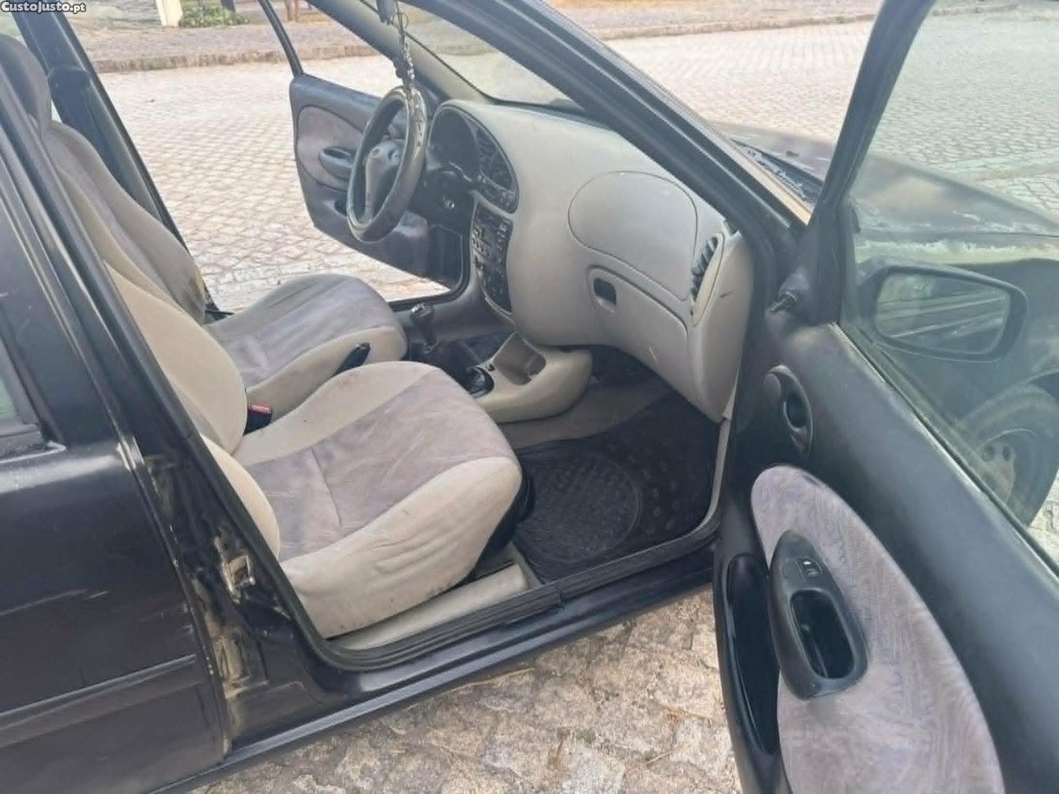 Ford Fiesta 1.2  - 98 — photo 2