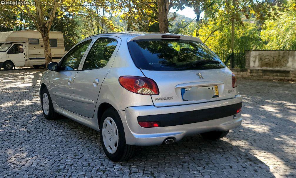 Peugeot 206 + 1.4 hdi - 09 — photo 2