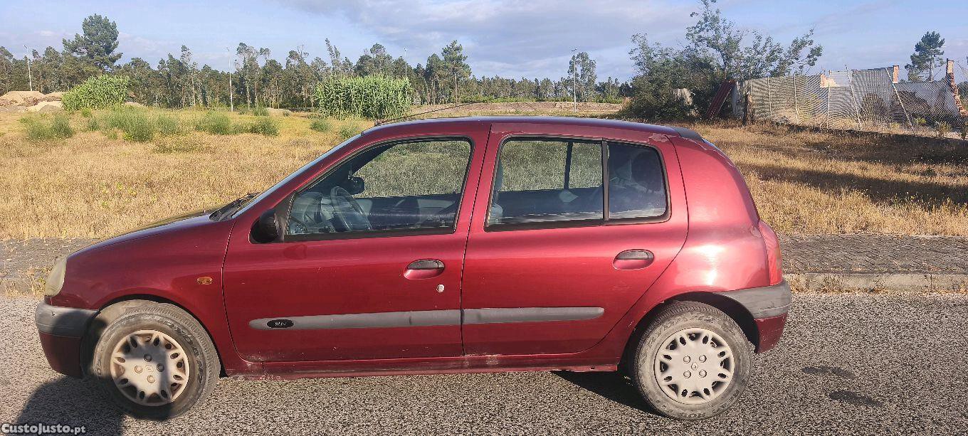 Renault Clio rt — fotografia 10