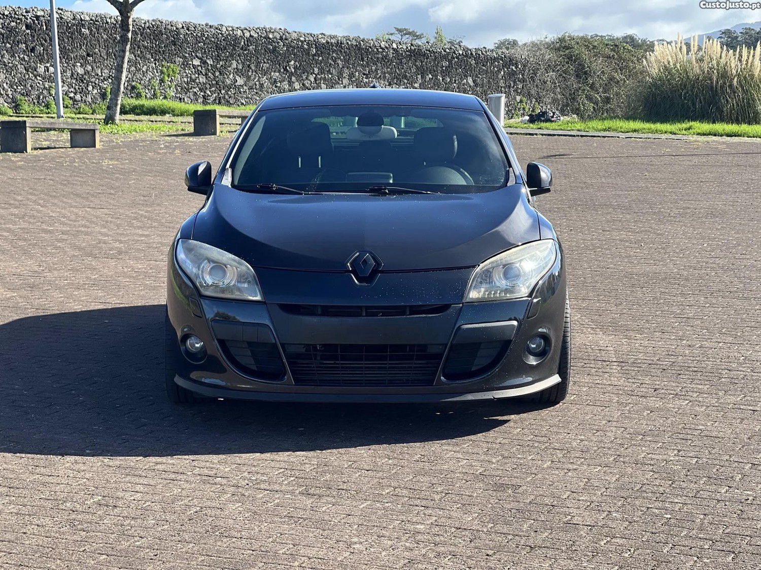Renault Mégane Sport 2.0 Gasóleo - 09 — photo 2