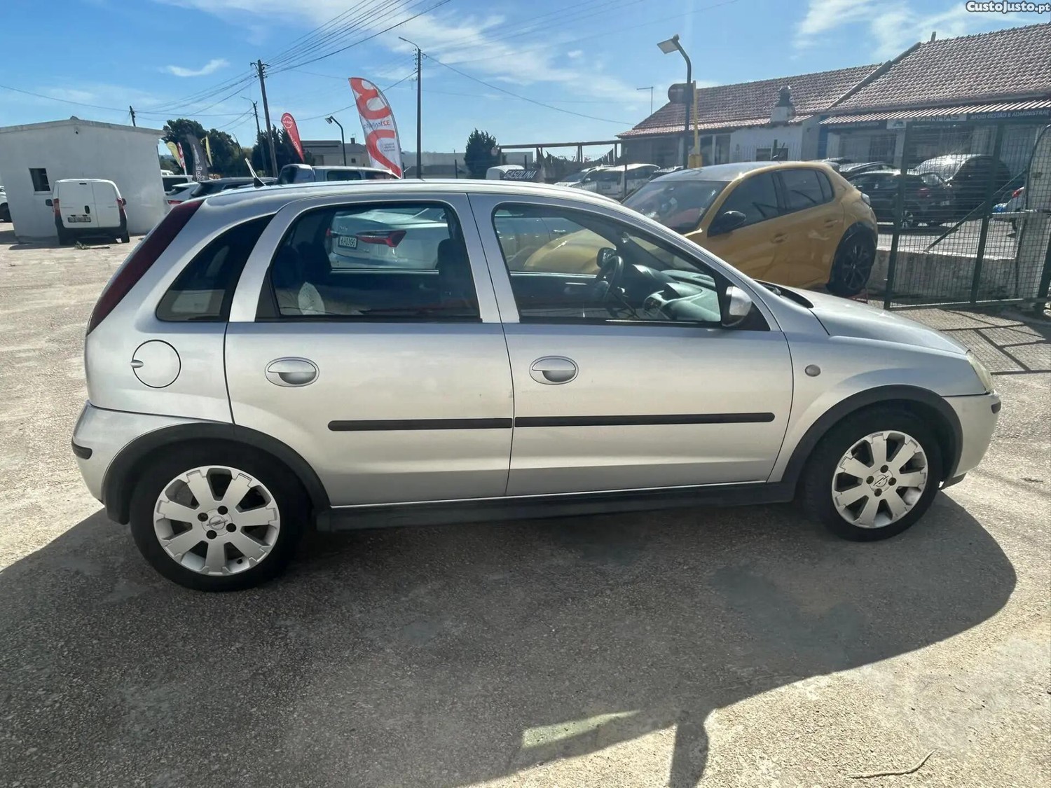 Opel Corsa 1.3 CDTi Silver — fotografia 12