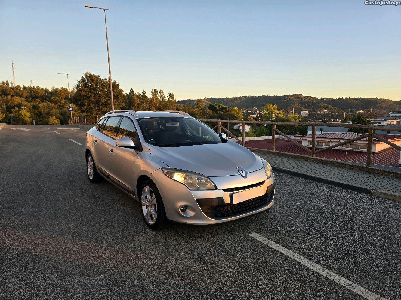 Renault Mégane Sport Tourer 1.5 DCI 110CV — photo 4