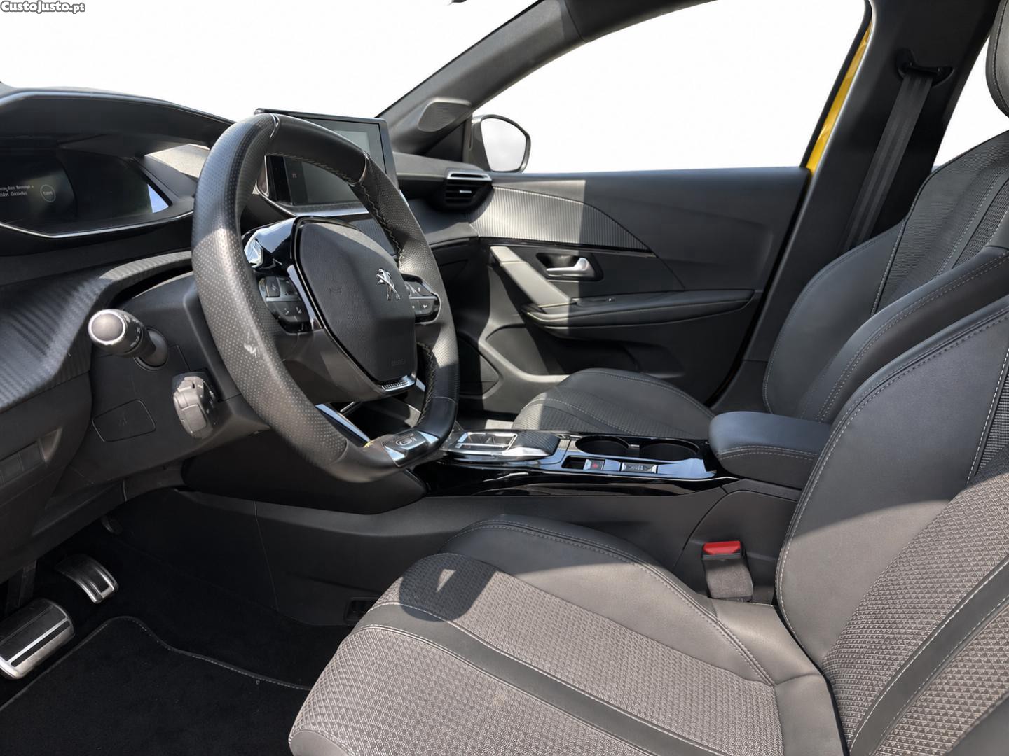 Peugeot e-208 GT 50Kwh (AUTO) — fotografia 2