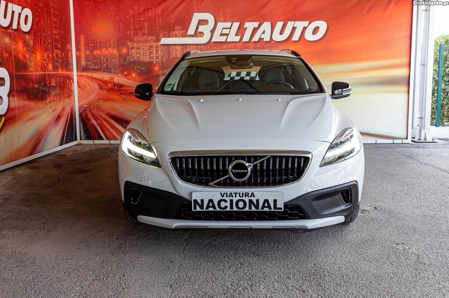 Volvo V40 2.0 D3 Cross Country - 19 — photo 2