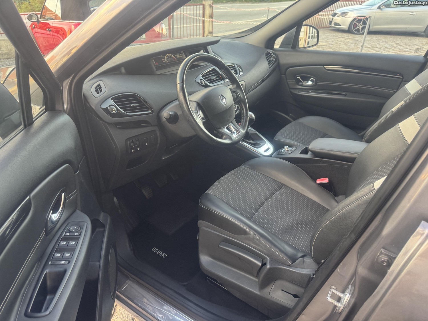 Renault Scénic 1.5 DCI 110 CV 7 LUG  - 13 — photo 5