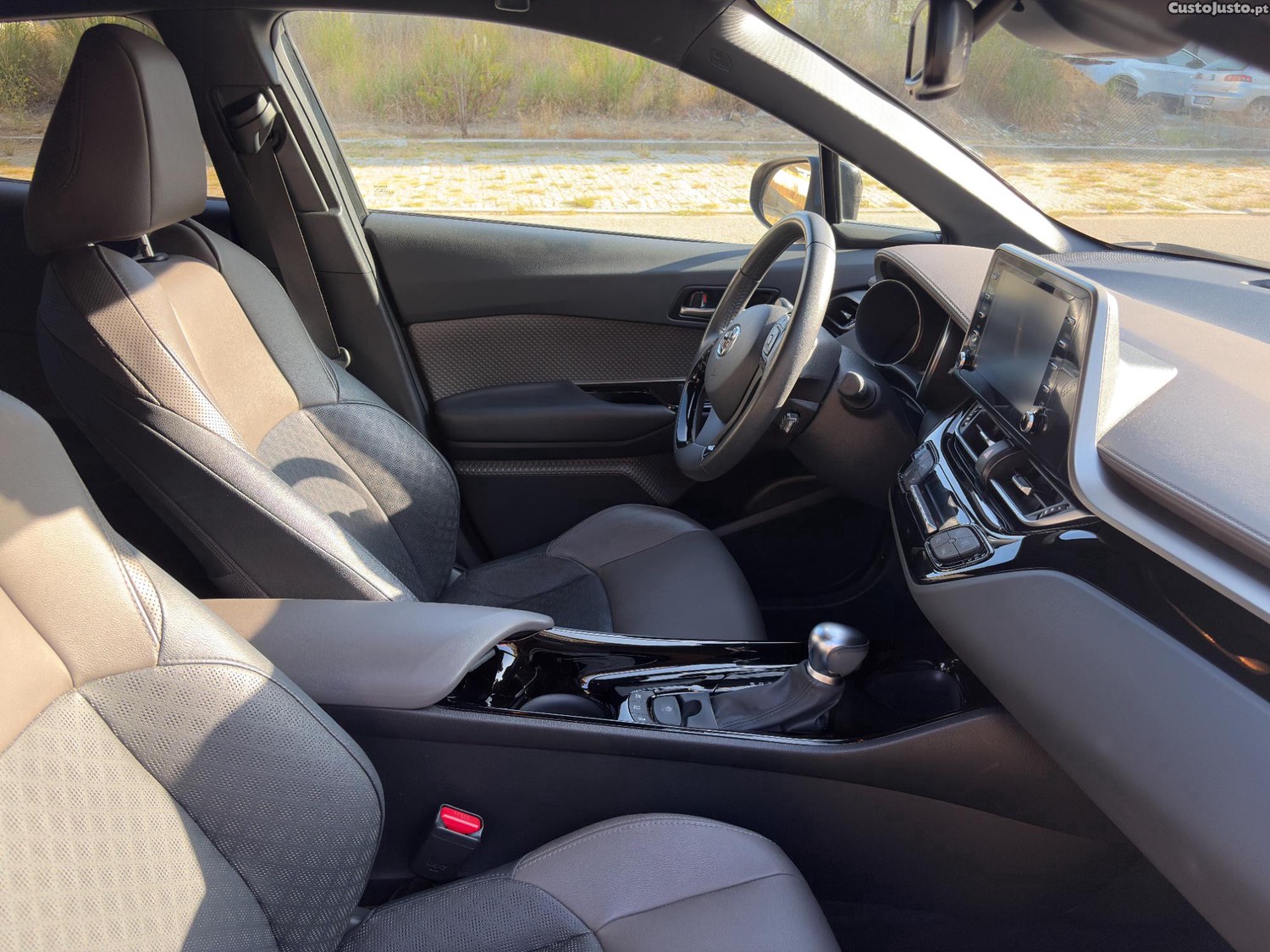 Toyota C-HR Exclusive + Pack Luxury - 21 — photo 5