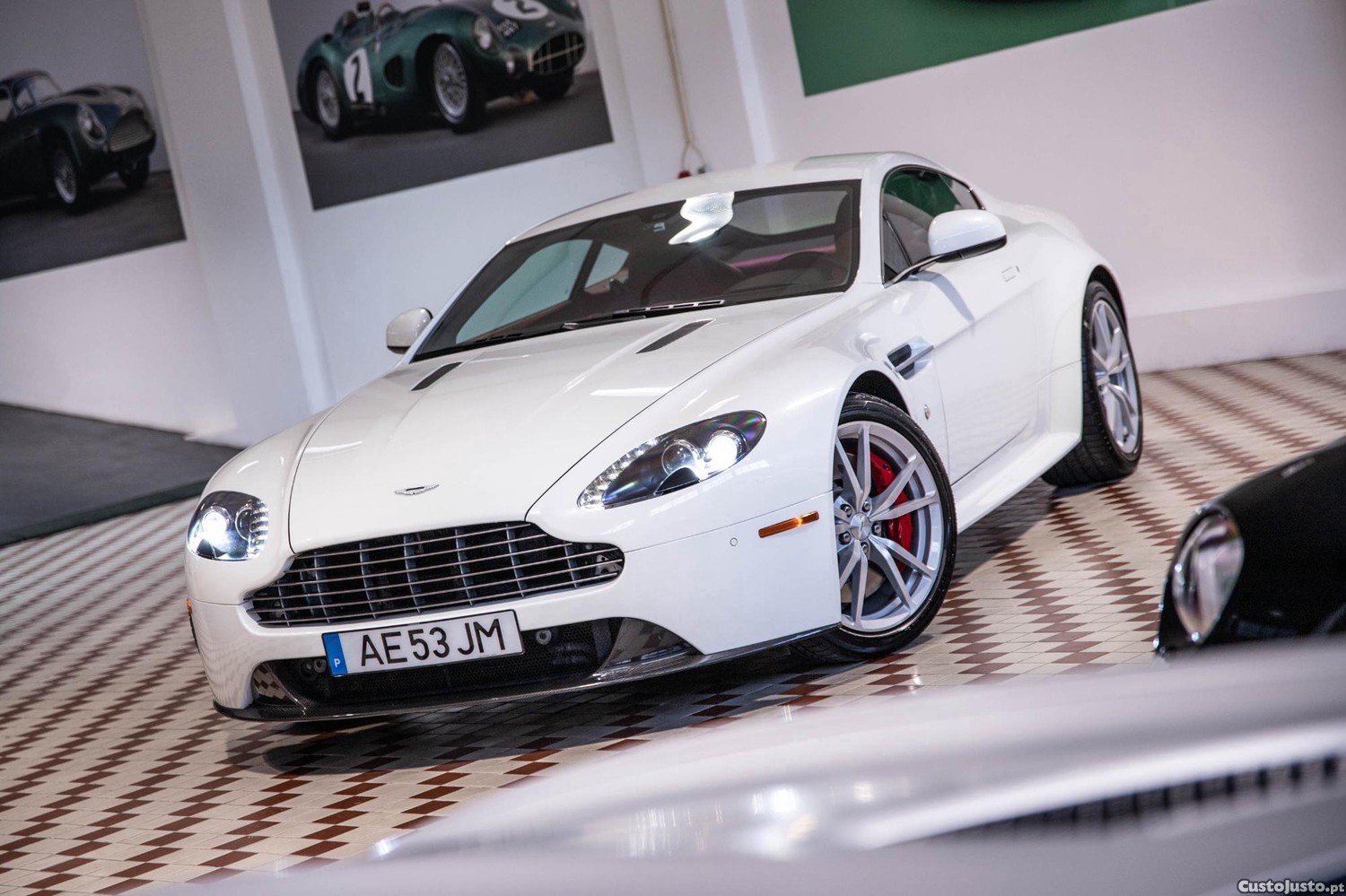 Aston Martin V8 Vantage S — photo 5