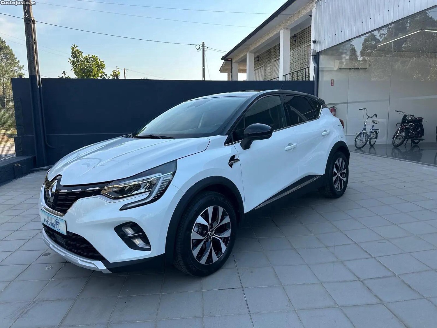 Renault Captur 1.6 E-Tech Intens — photo 2