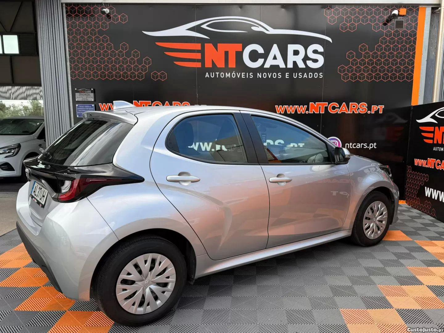 Toyota Yaris 1.0 vvt-i comfort — photo 2