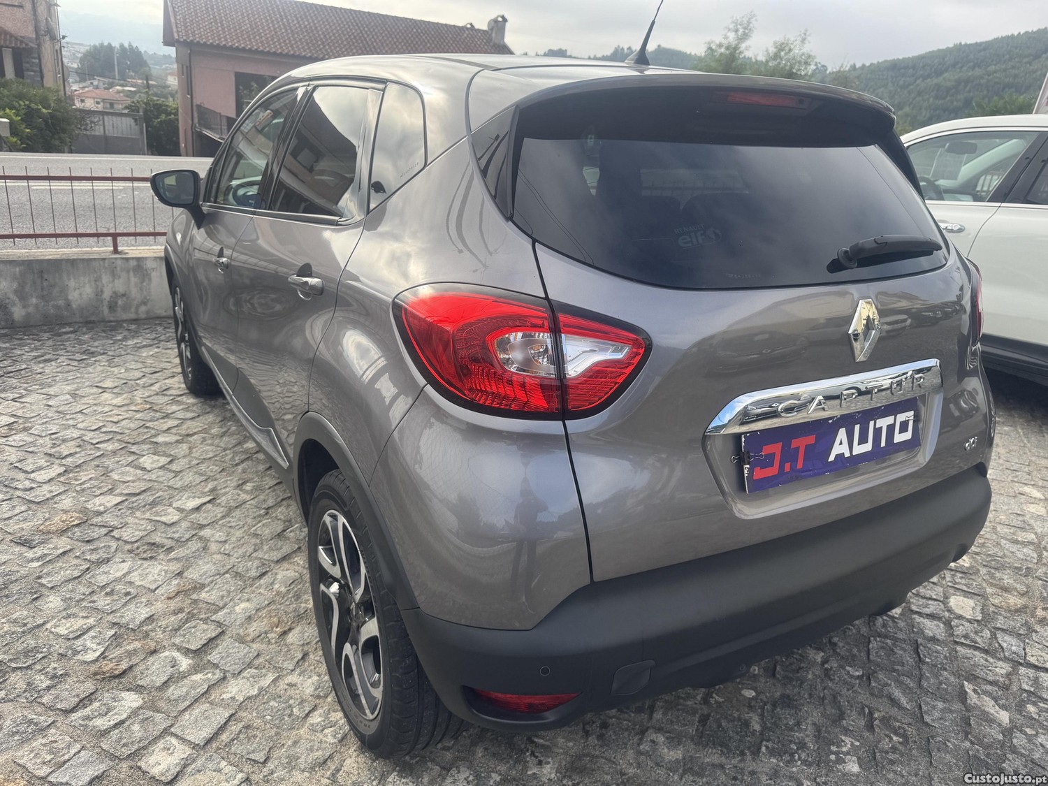 Renault Captur 1.5 DCI 110 CV CAIXA DE 6 VELOCIDADES  - 15 — photo 3