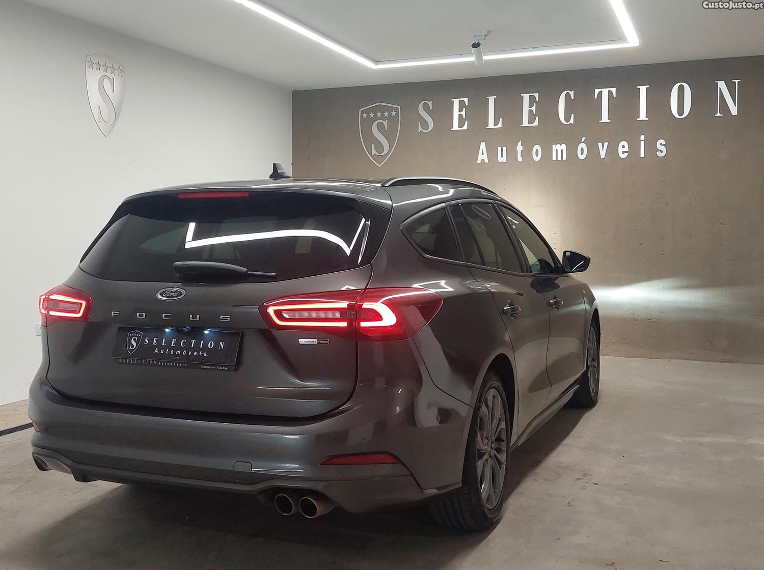 Ford Focus SW 1.0 ECOBOOST MHEV ST LINE — photo 4