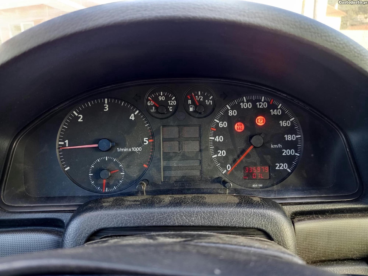 Audi A4 (Geração B5 / Typ 8D) - 96 — photo 5