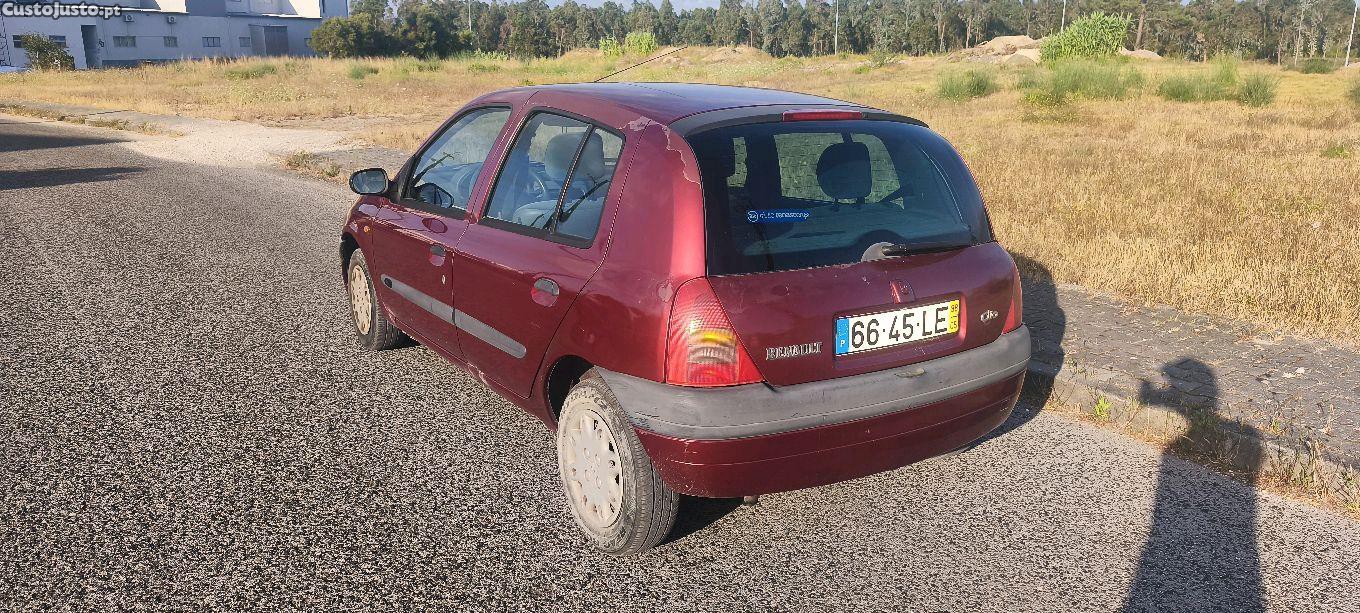 Renault Clio rt — fotografia 9