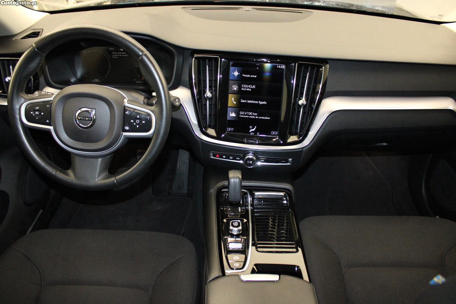 Volvo V60 2.0 T6 AWD INSCRIPTION — fotografia 31