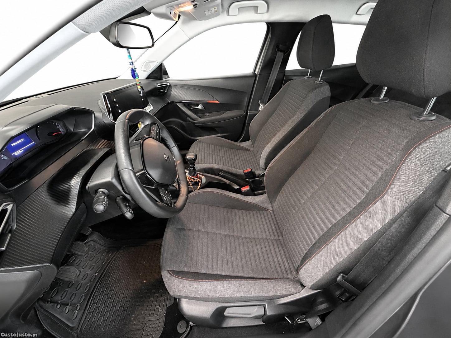Peugeot 2008 1.2 — fotografia 3