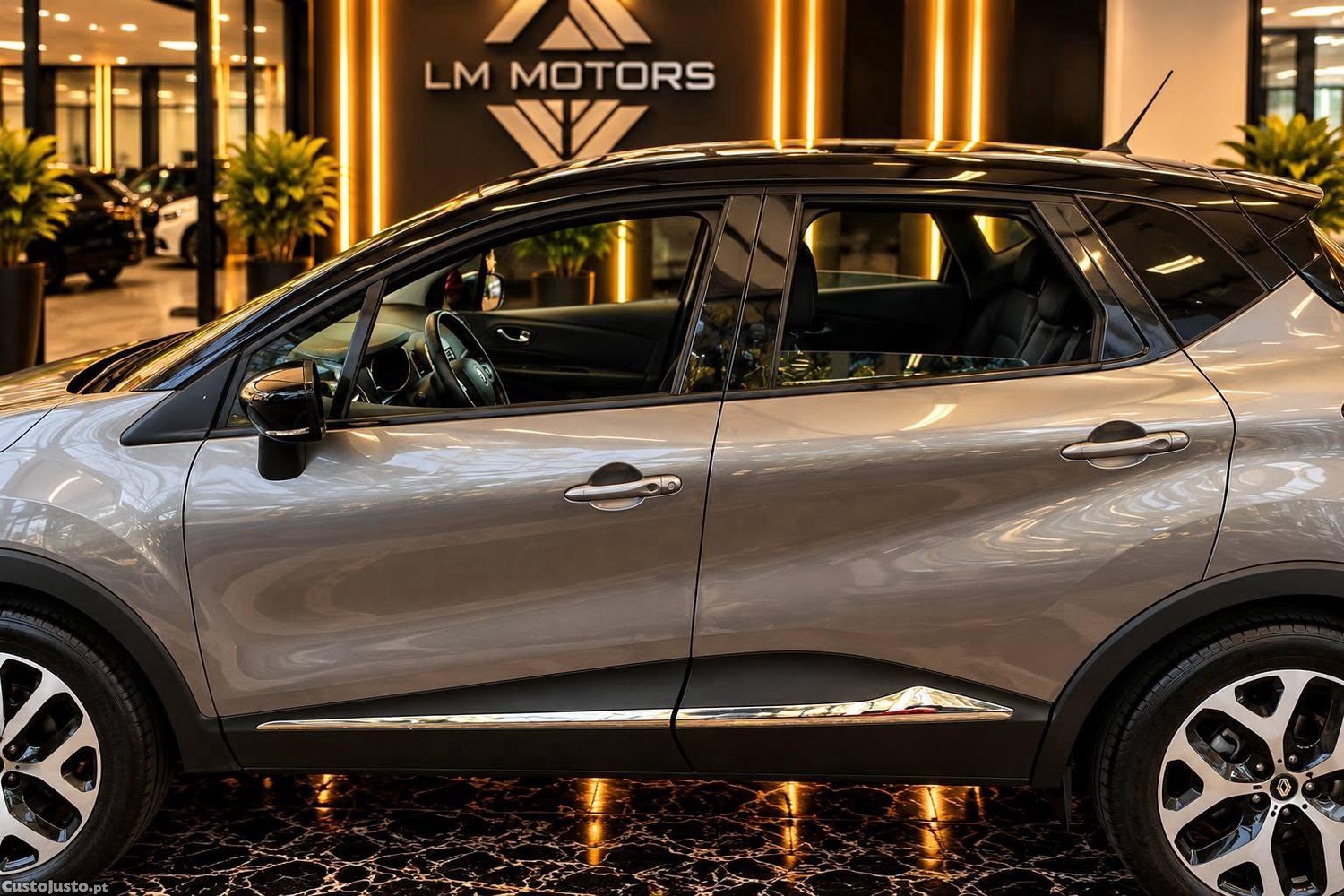 Renault Captur 0.9 TCE Exclusive 90 cv só 98362 kms - 17 — photo 4