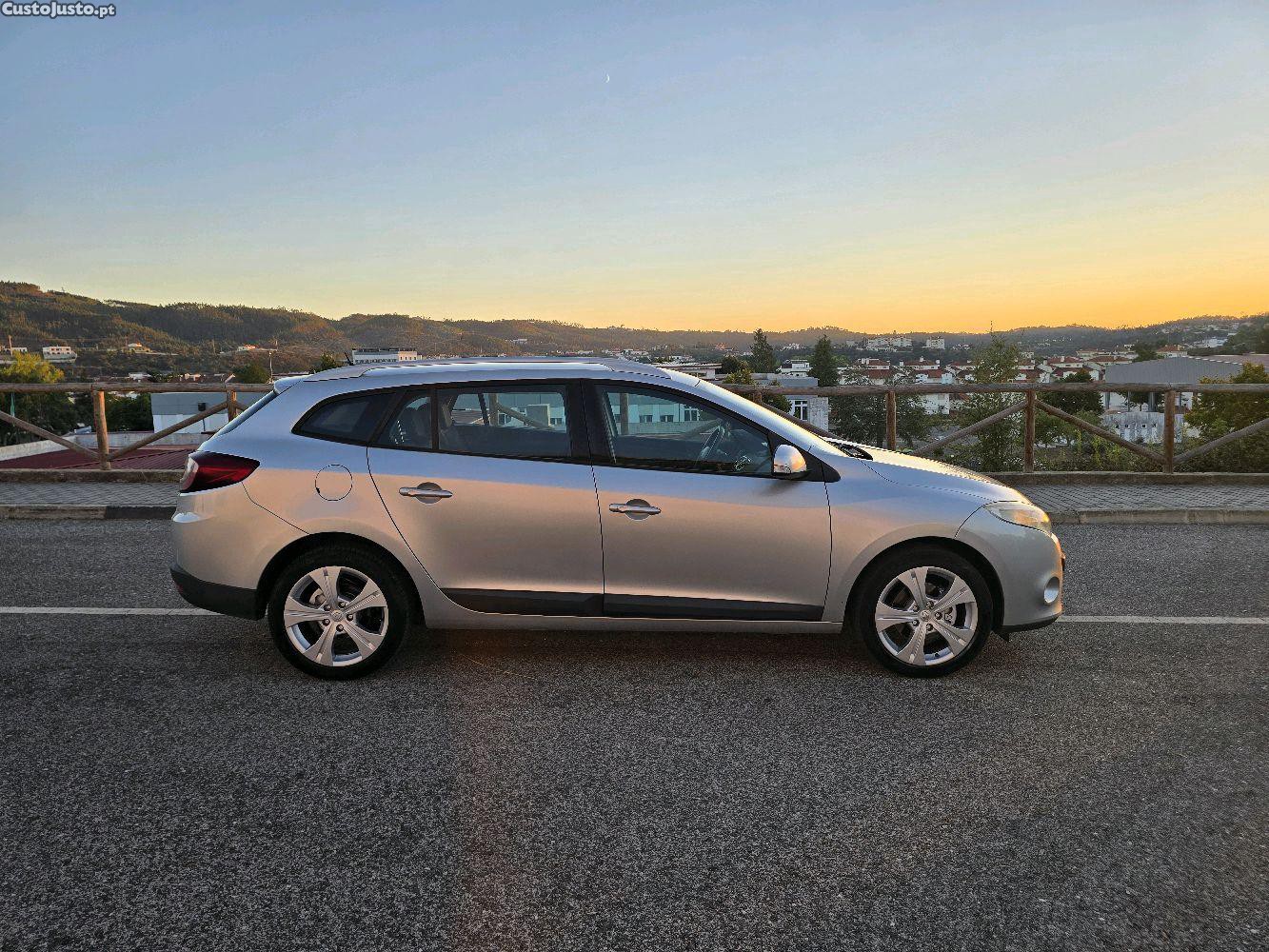 Renault Mégane Sport Tourer 1.5 DCI 110CV — photo 5