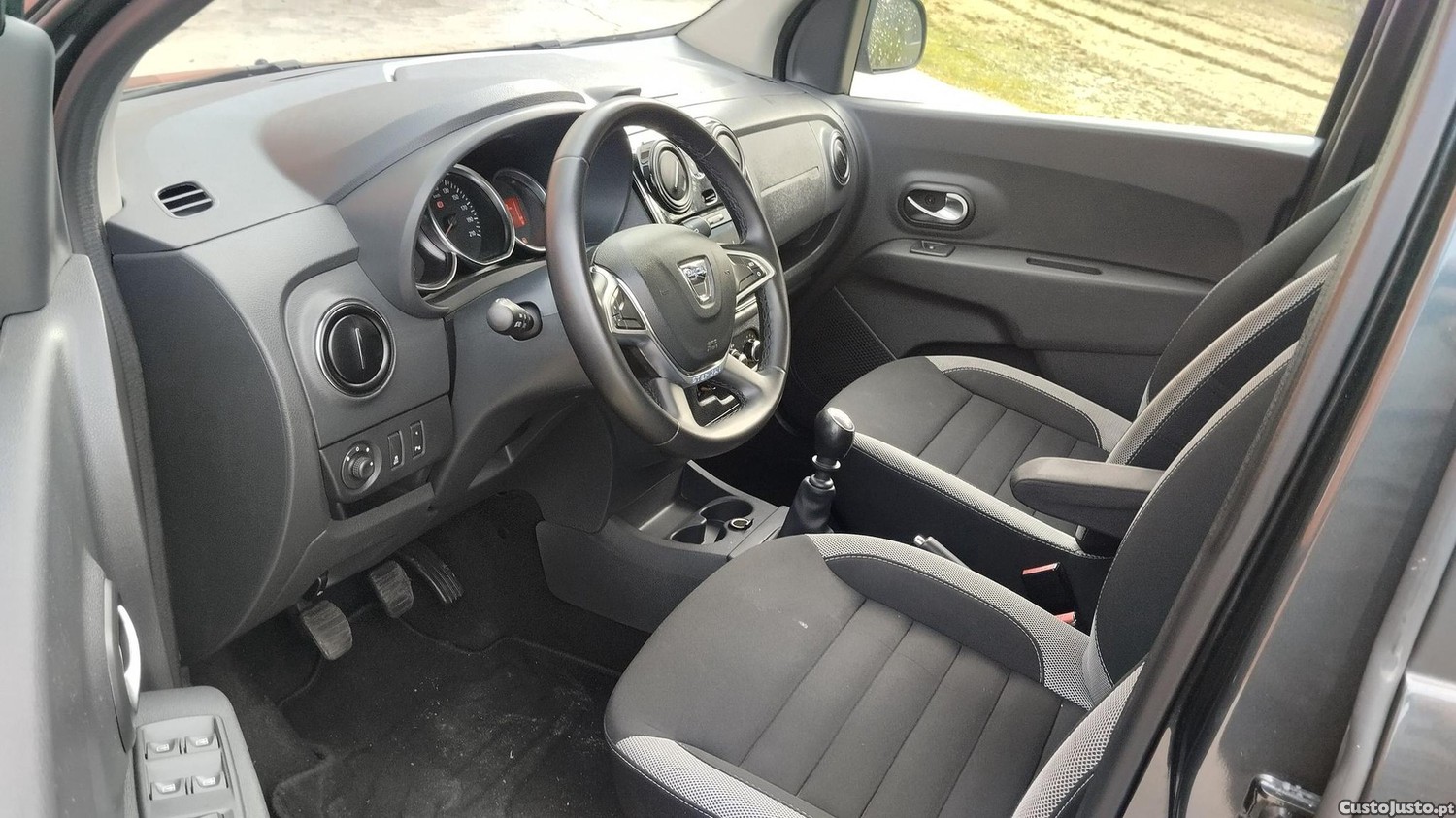 Dacia Lodgy 1.5 Blue dCi Stepway 7L - 20 — photo 4