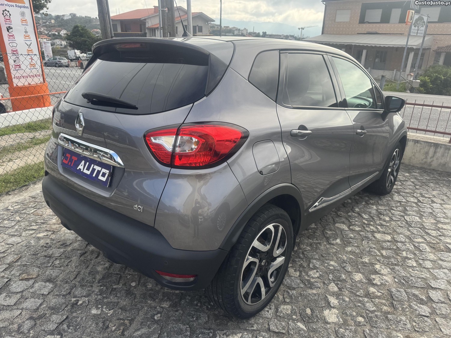 Renault Captur 1.5 DCI 110 CV CAIXA DE 6 VELOCIDADES  - 15 — photo 4