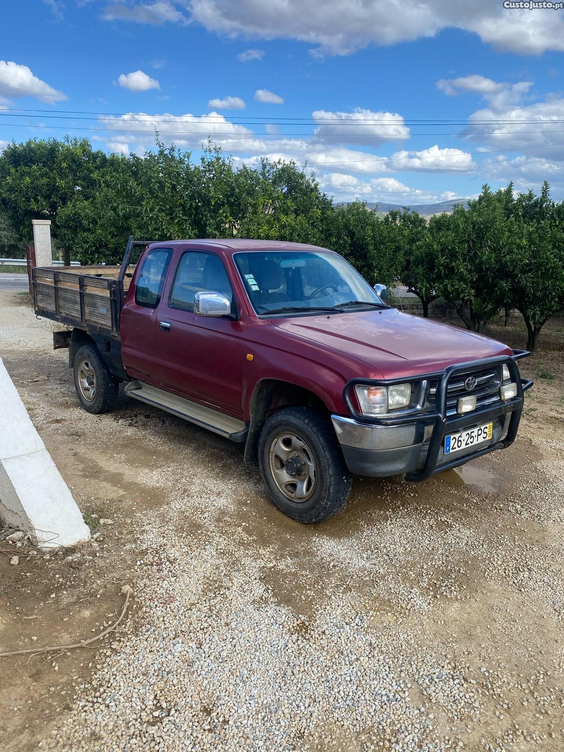 Toyota Hilux 2.4 TD — fotografia 2
