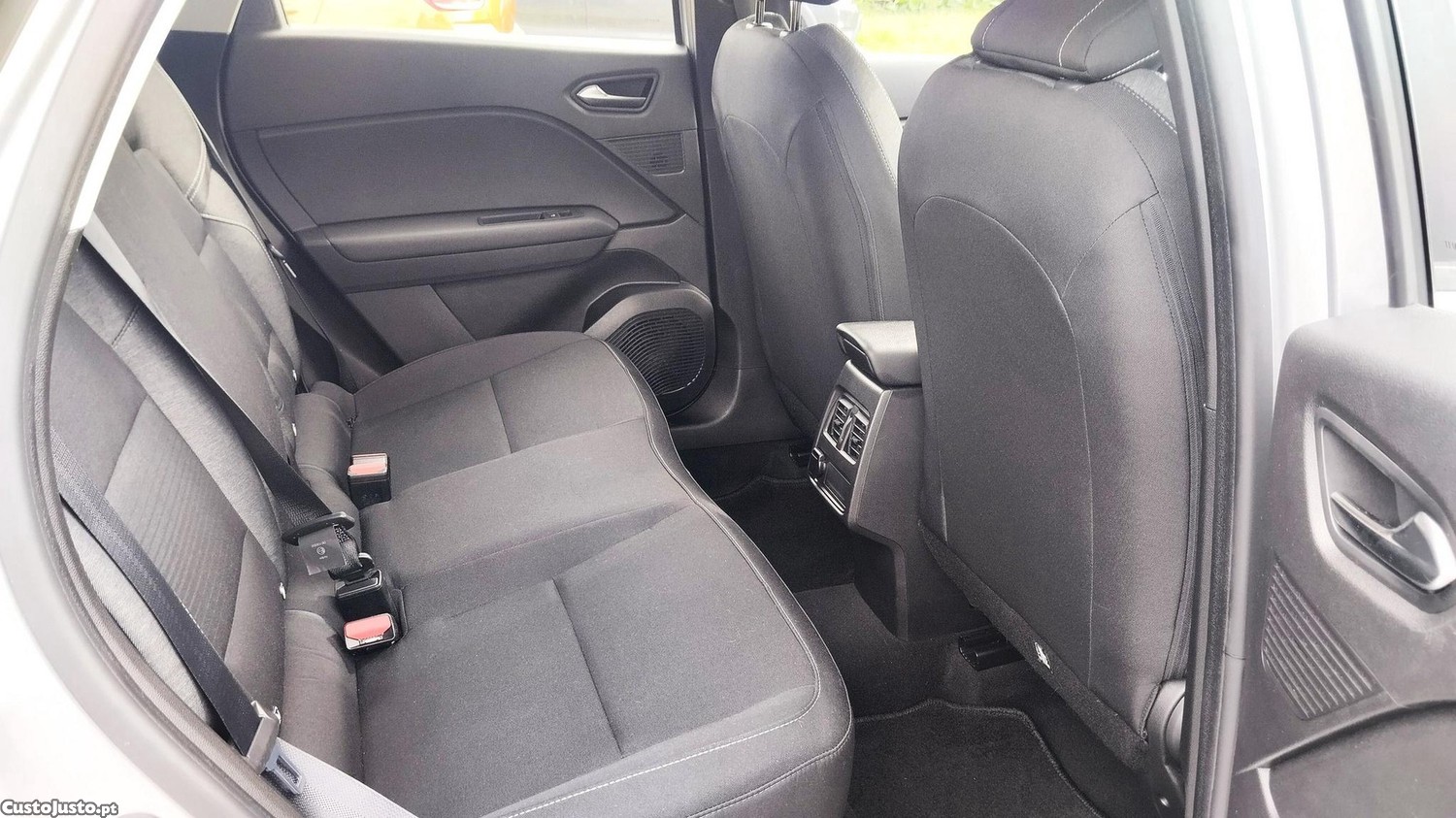 Renault Captur 1.5 dCi Exclusive EDC - 20 — photo 5